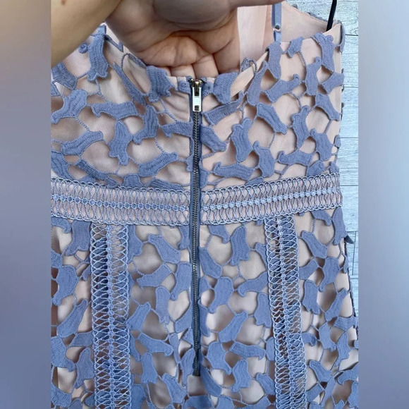 Elliatt Bella Floral Lace Midi Dress size small - Picture 8 of 15